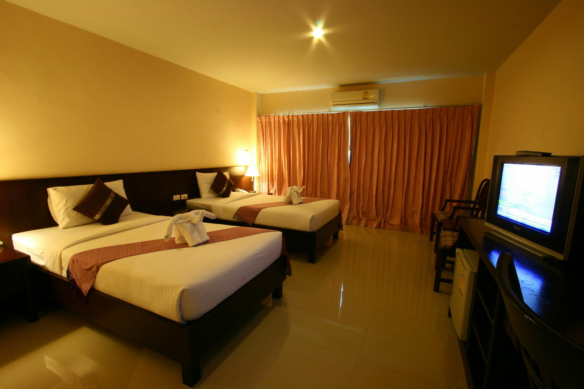 Hotel Harvest House Ao Nang Esterno foto